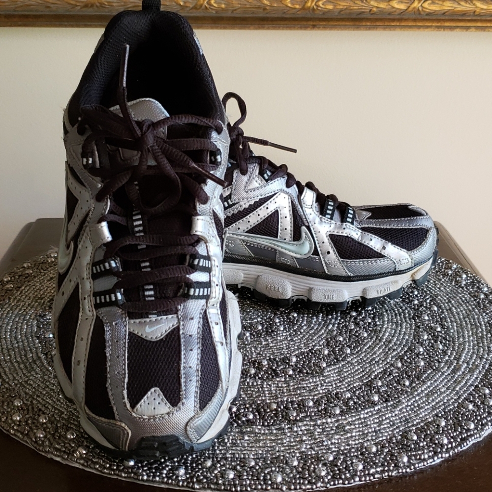 Nike Air Alvord Trail Sneakers